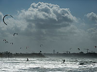 После серфинга подросток попал в больницу с гипотермией