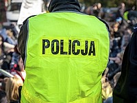 Массовая драка в Польше: 200 хулиганов напали на поезд с болельщиками ММА 