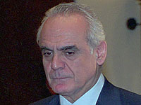 Экс-министр обороны Греции подозревается в причастности к террору 