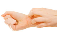 В Нетании десятки школьников доставлены в больницу с раздражением кожи