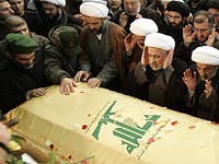 На похорнах Имада Мугнии. Февраль 2008 года   