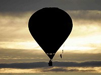 Россиянин и американец установили рекорд дальности полета на воздушном шаре