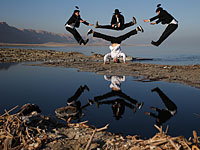 Еврейская капоэйра на Мертвом море
