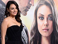 В чужих объятьях: первая премьера Милы Кунис после рождения дочери 