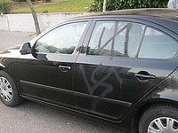 Машину проукраинского активиста в Бат-Яме разрисовали свастиками