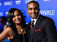 Дочь Уитни Хьюстон отключат от систем жизнеобеспечения в день смерти матери