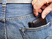 Полиция задержала двух воров-карманников из центра страны