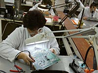 Минфин изменил налогообложение ресиверов, чтобы спасти от закрытия завод Flextronics в Офакиме