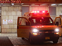 Рядом с железнодорожной станцией в Лоде автомобиль сбил женщину