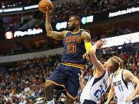 Леброн Джеймс установил рекорд. Команда Дэвида Блатта разгромила 