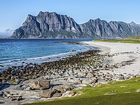 Двухэтажный дом на острове в Норвегии выставлен на продажу за $0,12