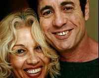 Неизвестный напал на писателя Йонатана Гефена