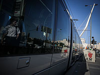 Охранник иерусалимского трамвая вернул репатрианту забытую на остановке сумку с деньгами