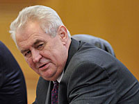 Президент Чехии закрывает двери резиденции для посла США