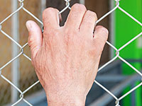 Пенсионерку, зарубившую внука топором, приговорили к 1 году ограничения свободы