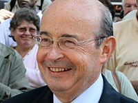 Французский сенатор покончил с собой в начале процесса по делу о 