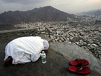 Саудовский муфтий опроверг слух о фатве, разрешающей мужьям есть жен