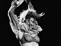 Через 30 лет после первой публикации Playboy представил новые фото юной Мадонны