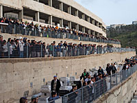 Тысячи людей пришли на похороны Шалома Йохая Шерки Тысячи людей пришли на похороны Шалома Йохая Шерки