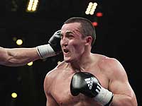 Российский боксер Денис Лебедев попал в больницу после выигранного чемпионского боя