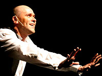 Максим Аверин в спектакле