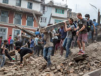 Жертвами землетрясения в Непале стали более 2.500 человек