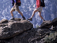 Китайские спасатели эвакуировали двух израильтян, застрявших в горах Непала