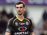 24-летний защитник, потерявший сознание во время матча чемпионата Бельгии, остается в критическом состоянии