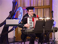 Музыканты продолжают шутить: Владимир Зисман в Израиле