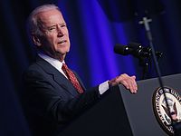 Байден: Израиль прав в отношении Ирана, но сделка свяжет руки Тегерану