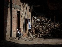 Число жертв землетрясения в Непале превысило 6.800 