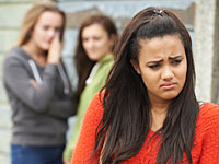 Психологи: травля ровесников опаснее для детей, чем дурное обращение взрослых