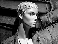 В Тель-Авиве был избит андрогинный манекенщик Став Страшко