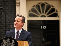 Кэмерон остался премьер-министром и пообещал референдум о членстве в ЕС