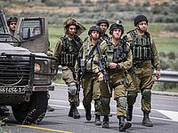 Палестинцы сообщили, что израильские военные ранили двух человек в секторе Газы
