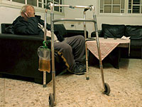 Нидерланды сокращают выплаты пережившим Холокост, которые живут в поселениях