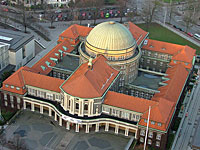 Еврейка-врач получила степень доктора, в которой ей отказали нацисты в 1938 году