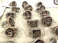 В аэропорту Бен-Гурион конфискованы кольца с символикой