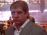 Боец Александр Емельяненко приговорен к 4,5 годам колонии за сексуальное насилие