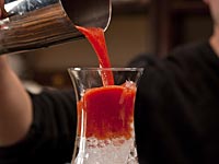 В Монтане еврей ранил бармена, подавшего ему некошерный коктейль, и убил его собаку