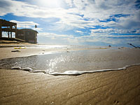 Пляж Бар-Кохба в Ашкелоне вновь открыт для отдыхающих