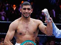 Бой в Бруклине: Амир Хан победил Криса Алгиери