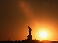 Неизвестный угрожал взорвать статую Свободы