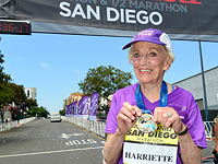 92-летняя американка, победившая рак, стала самой пожилой женщиной, пробежавшей марафон