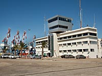 Работники Ашдодского порта проводят итальянскую забастовку