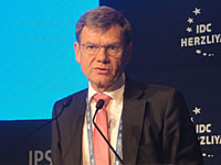 Депутат Бундестага: Запад не боится России 