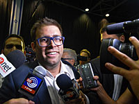 На заседании партийного центра 