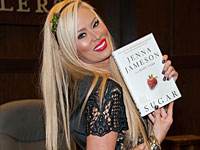 Самая успешная порнозвезда Дженна Джеймсон собралась выйти замуж за израильтянина