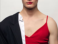 Женщина, обвинившая журналиста Йова Эвена в изнасиловании, сменила пол