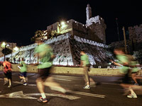 Летняя жара не помеха: ночной забег в Иерусалиме